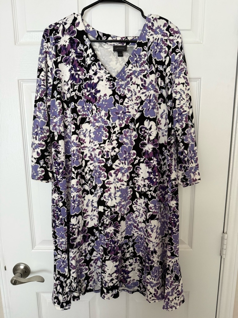 J. Jill Workwear Collection Black, Purple & White Floral V-Neck Dress size L